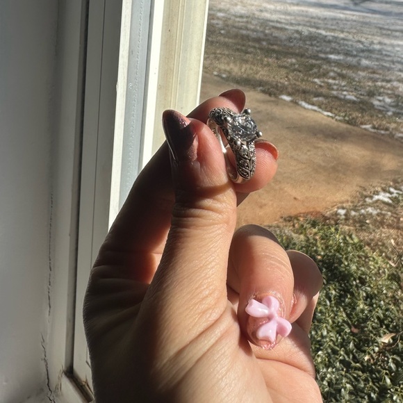 Silver elegant engagement ring - Picture 5 of 8